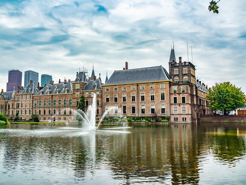 Entre Canaux et Monuments : Amsterdam, Bruges, Paris